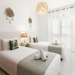 Modern Flat Apartment *
