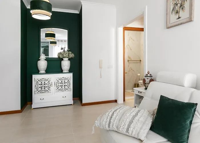 아파트 Modern Flat