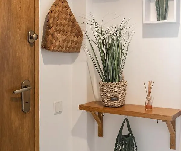 아파트 Modern Flat